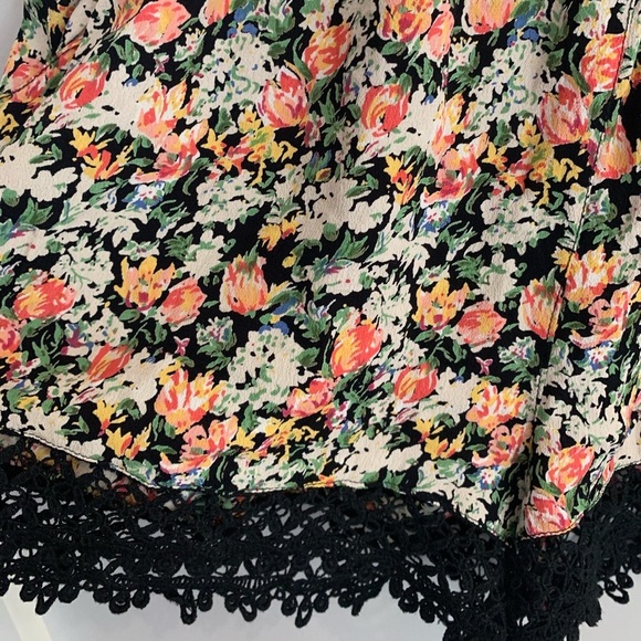 Topshop Flowy Floral High Waist Lace Trim Shorts - Picture 4 of 14